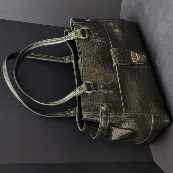 Liz Claiborne Large Dark Green Faux Croc Leather Shoulder Bag. - Picture 2 of 15